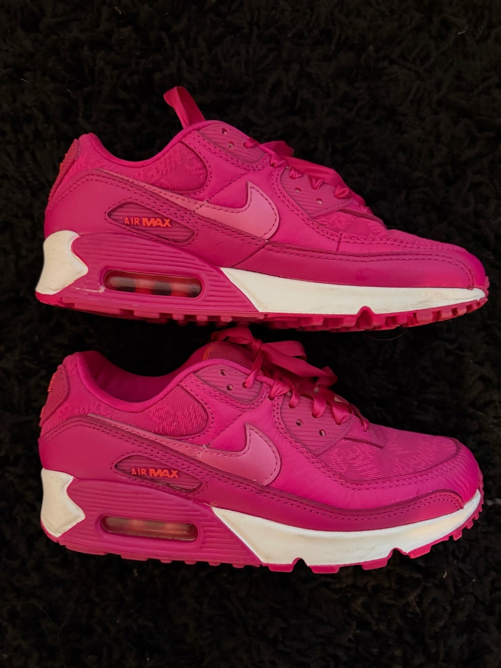 Nike limited edition valentines sneakers retired